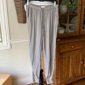 Abercrombie & Fitch Floral Boho Drapy Soft Joggers Women’s M